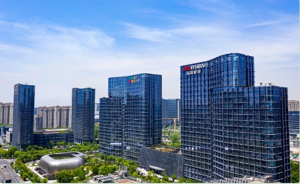坚朗与海康威视战略签约，布局学校/医院/园区等智能集成领域