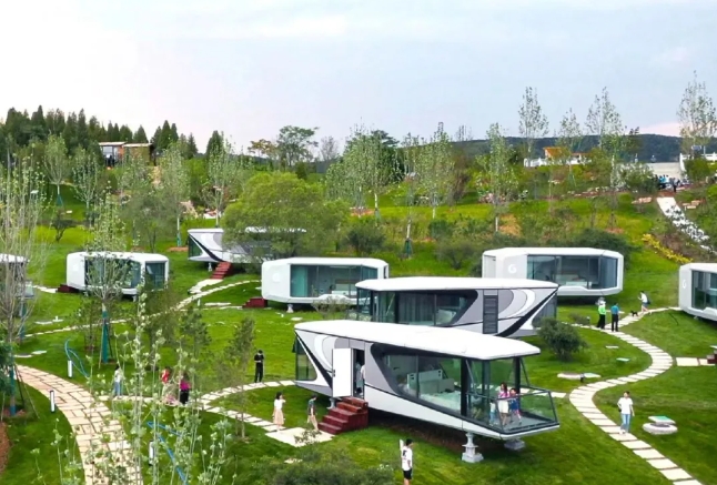 坚朗与流浪舱达成战略合作，赋能文旅新发展